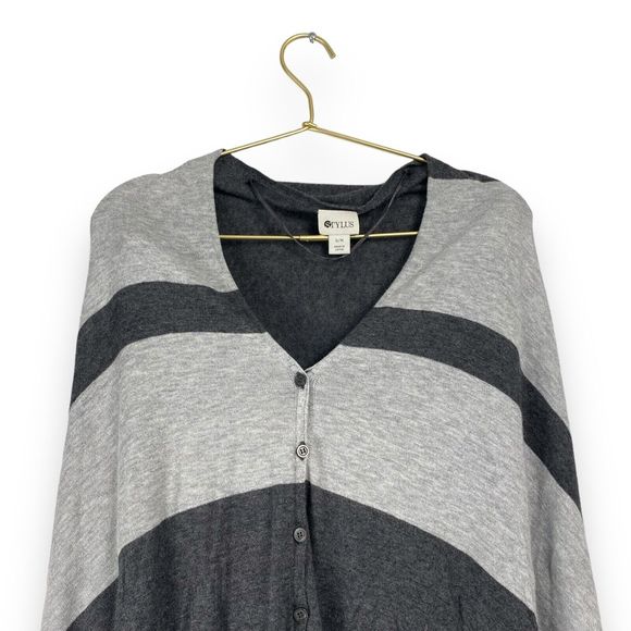 STYLUS Striped Womans Gray Poncho Knit Cardigan w/ Buttons Front‎ S/M  0022 - Picture 2 of 6